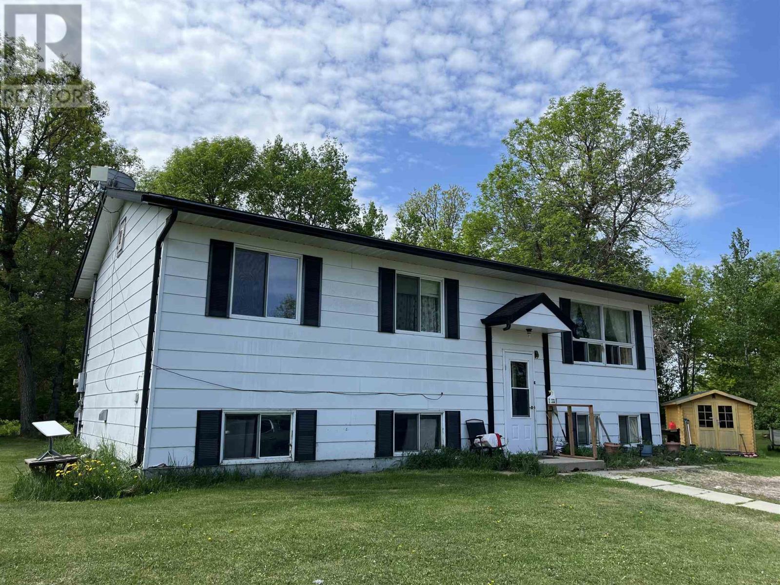 50 Eleanor Lake Rd, Morson, ON P0W 1M0