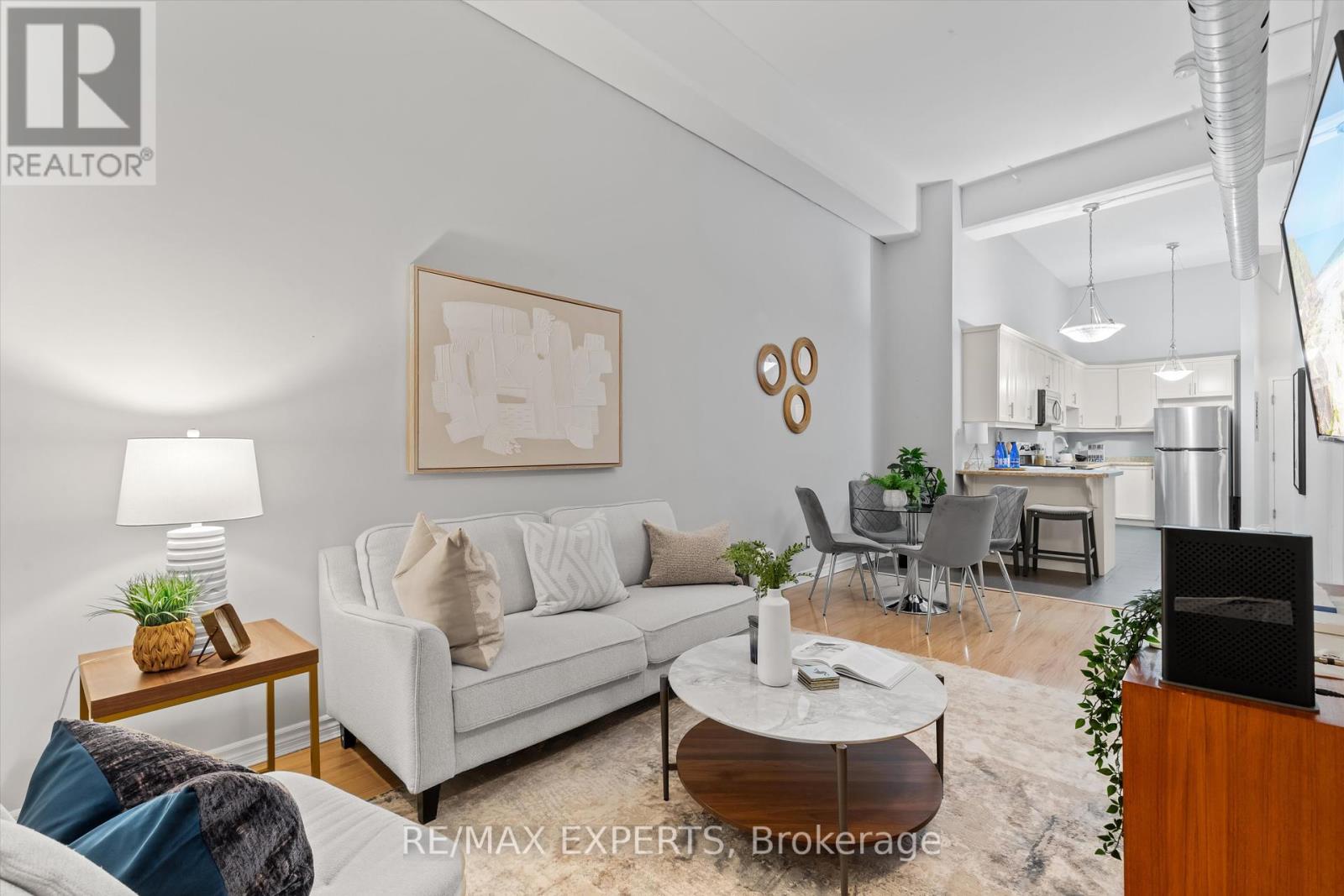 212 80 King William St, Hamilton, ON L8R 1H9