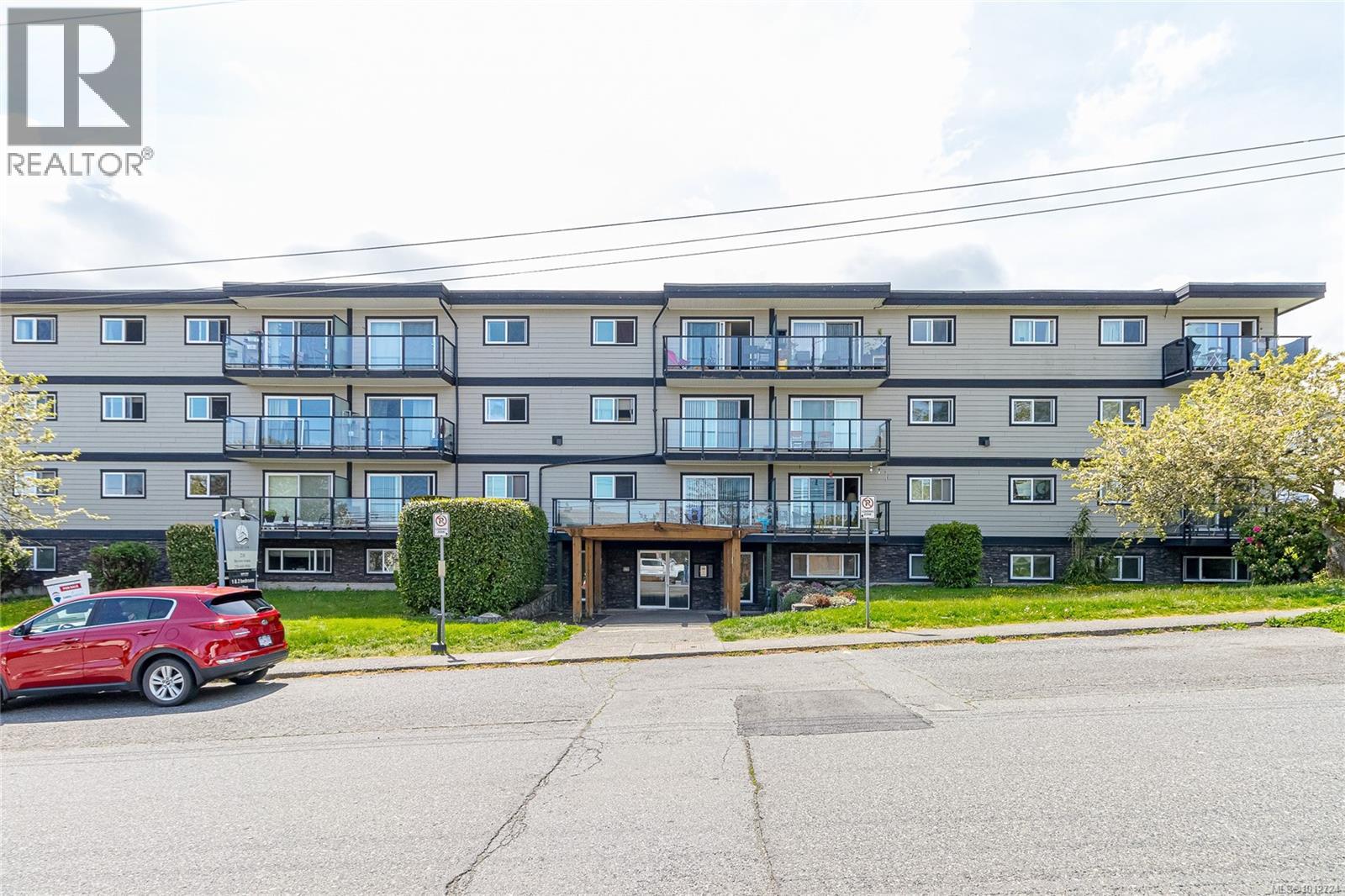218 Bayview Ave Unit 402 Ave, Ladysmith, BC V9G 1S8