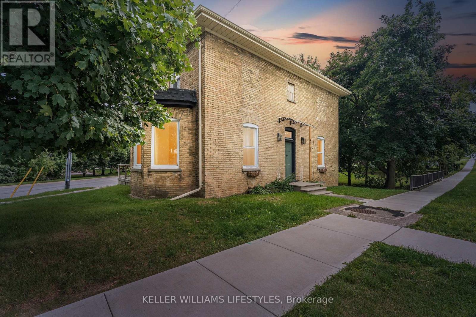 41 Broadway St, Lambton Shores, ON N0N 1J0