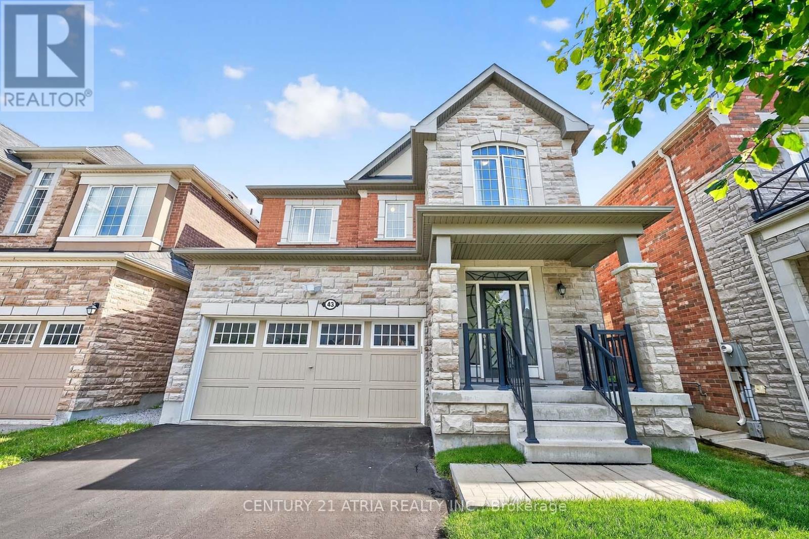 43 Novan Cres, Aurora, ON L4G 0X6