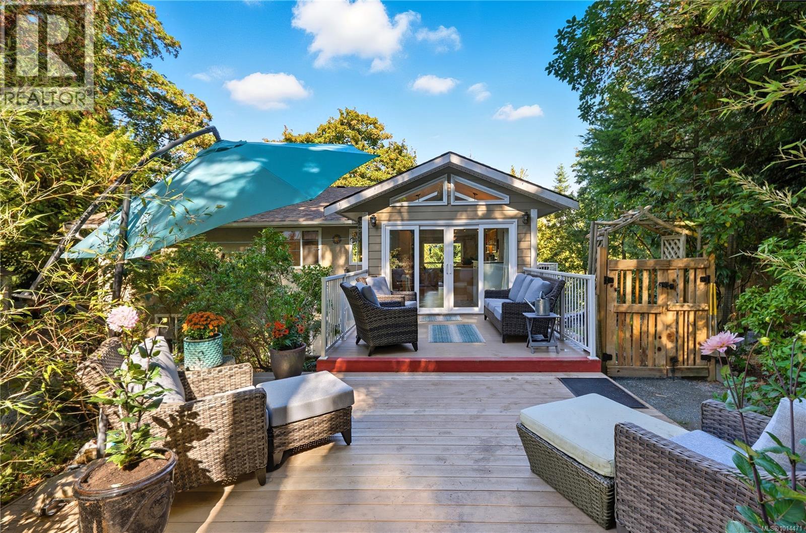 1265 Cloake Hill Rd, North Saanich, BC V8L 5K3