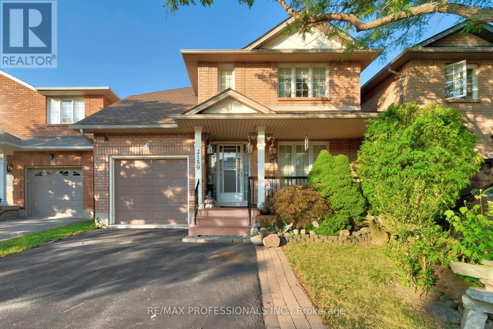 2159 Blue Ridge Ln, Oakville, ON L6M 3W7