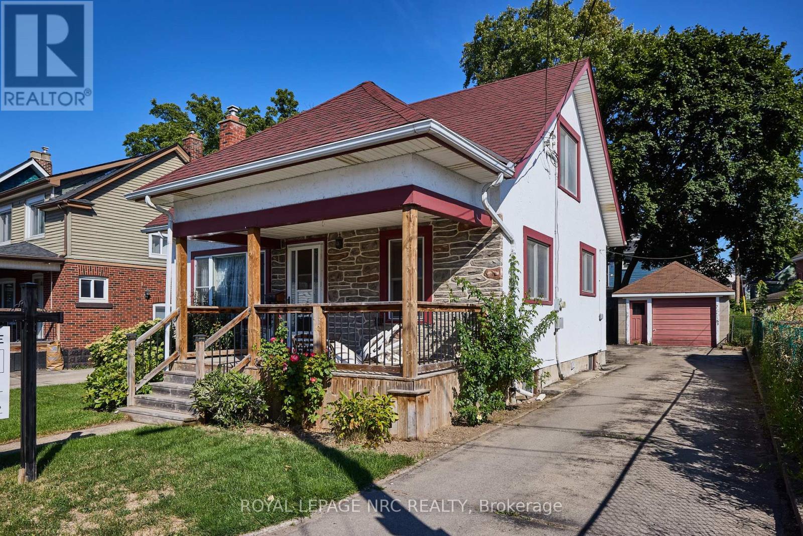 24 Randolph St, Welland, ON L3B 4C2