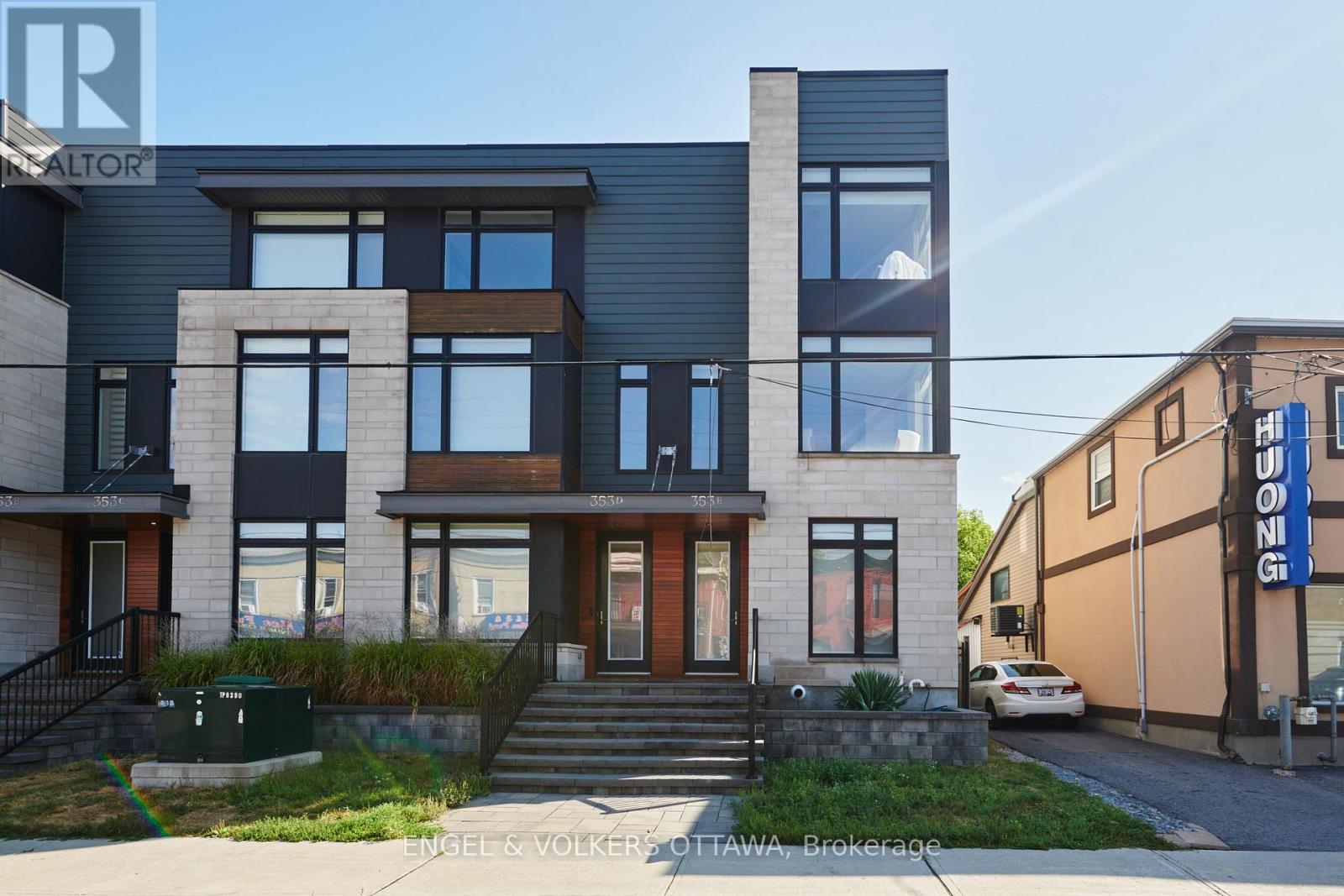 353 Booth St #e, Ottawa, ON K1R 7K1