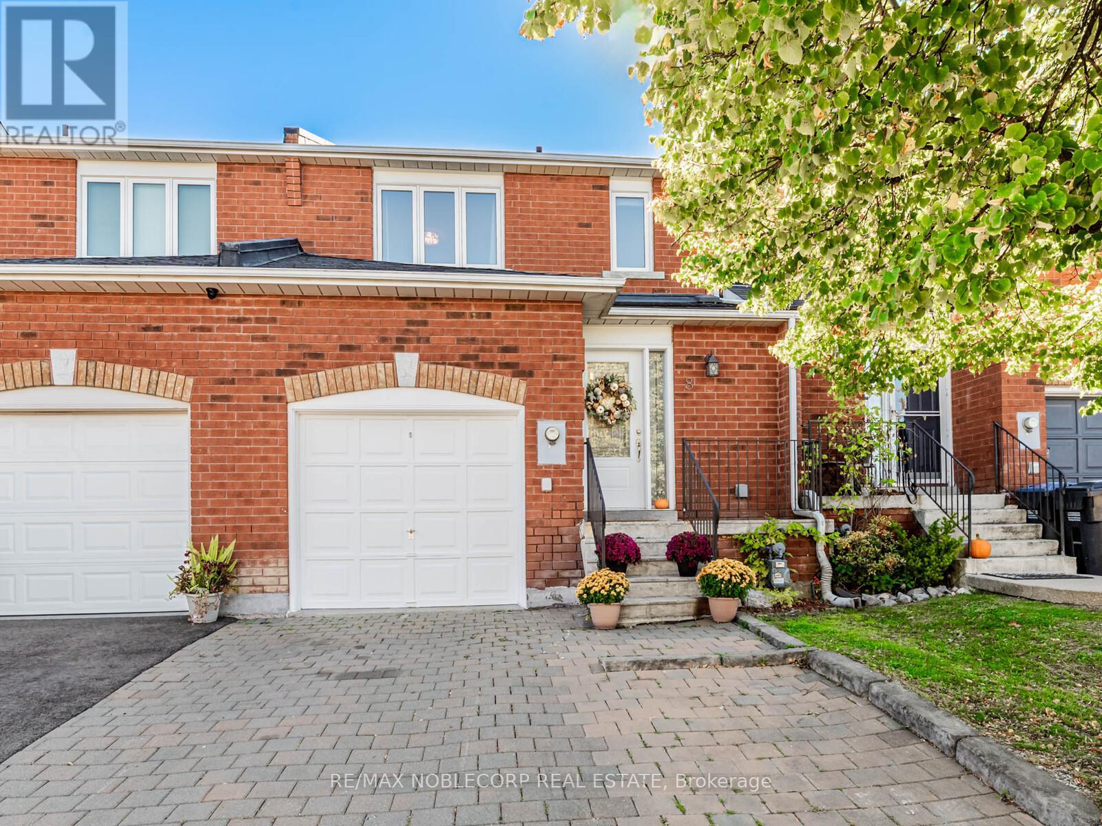 8 Rolling Hills Ln, Caledon, ON L7E 1T9