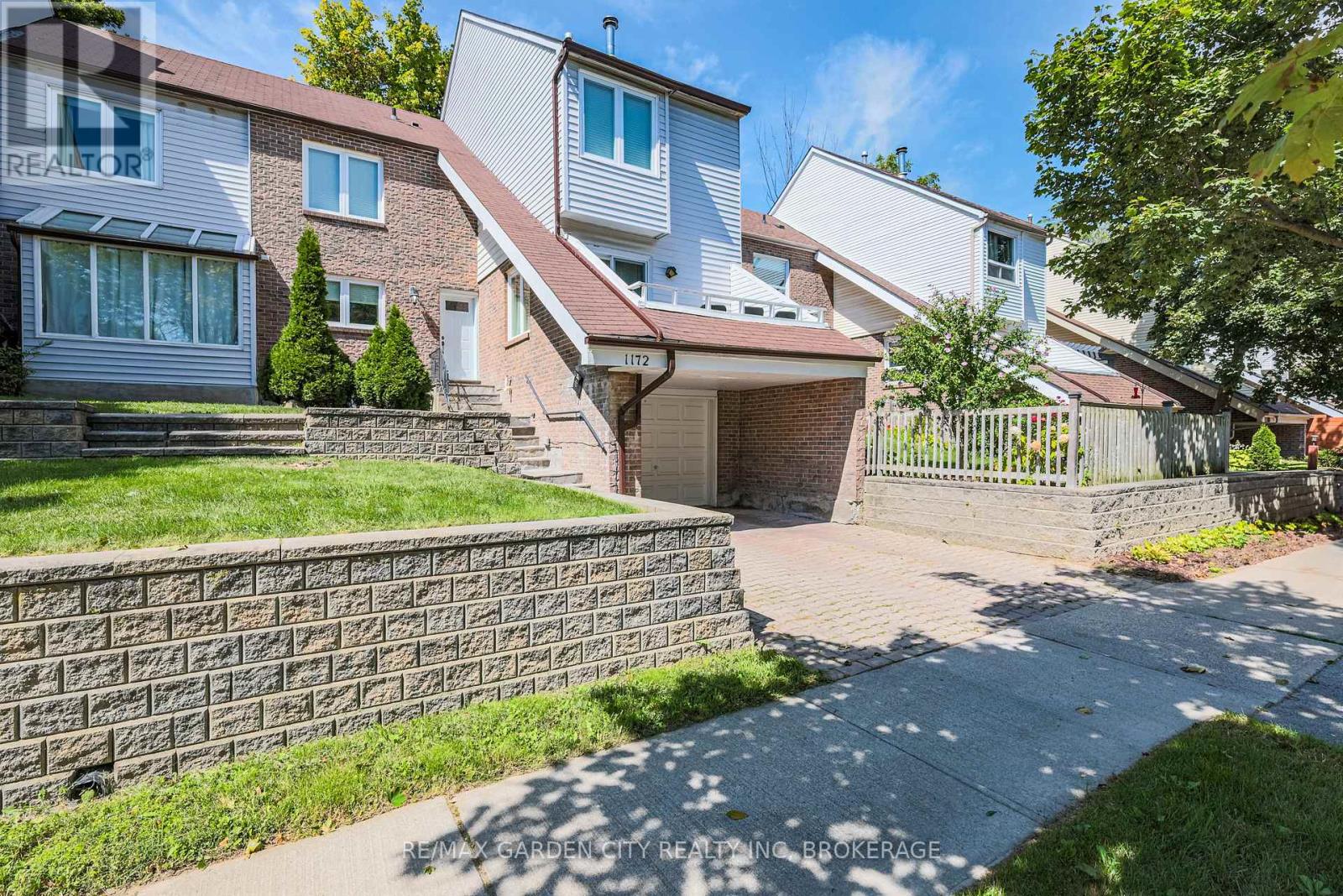 1172 Kos Blvd, Mississauga, ON L5J 4L7