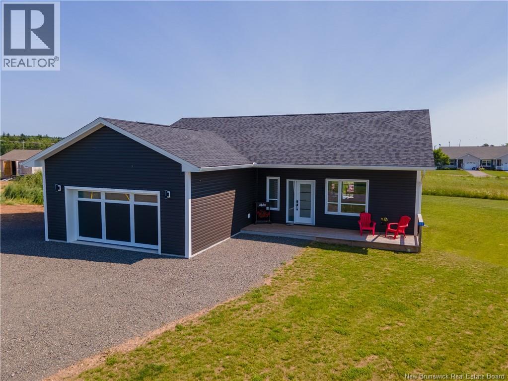 11 Riverside Dr, Petitcodiac, NB E4Z 0K7