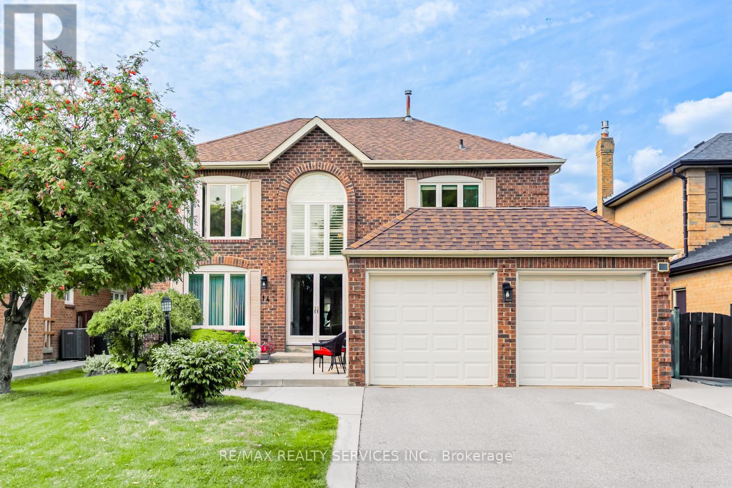 14 Nottingham Cres, Brampton, ON L6S 4G4