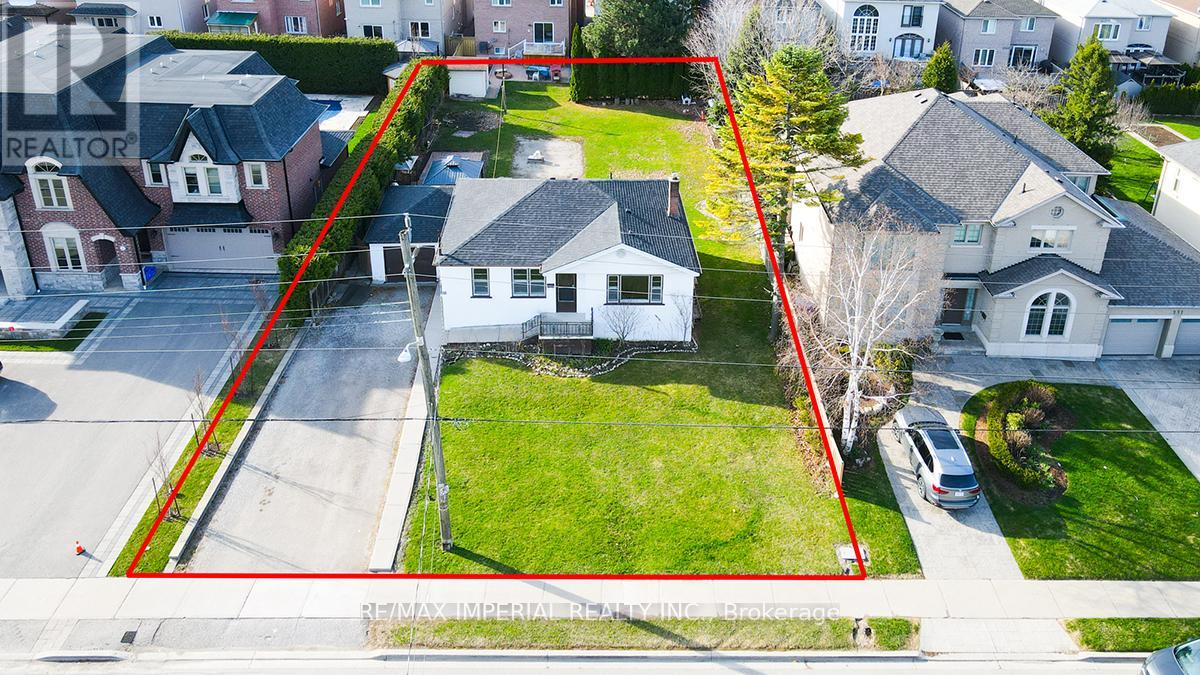 229 Crestwood Rd, Vaughan, ON L4J 1A8