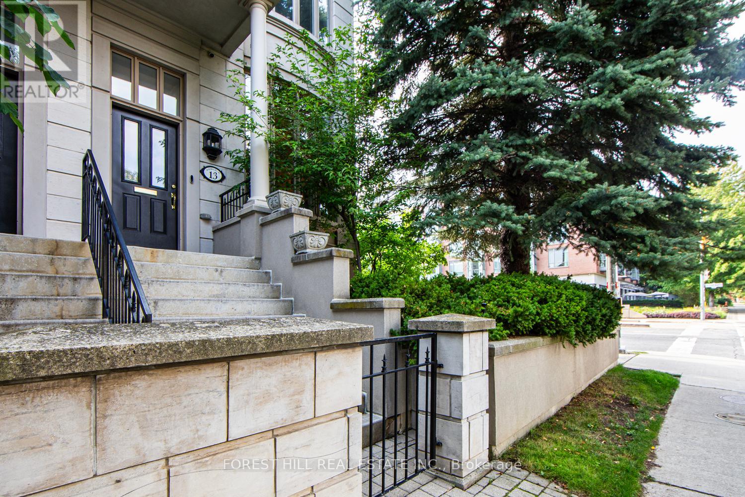 13 260 Russell Hill Rd, Toronto, ON M4V 2T2