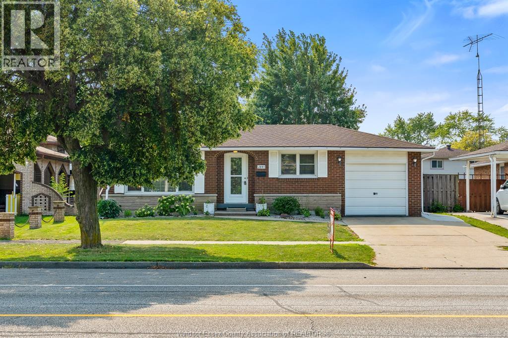 2891 Forest Glade, Windsor, ON N8R 1L4