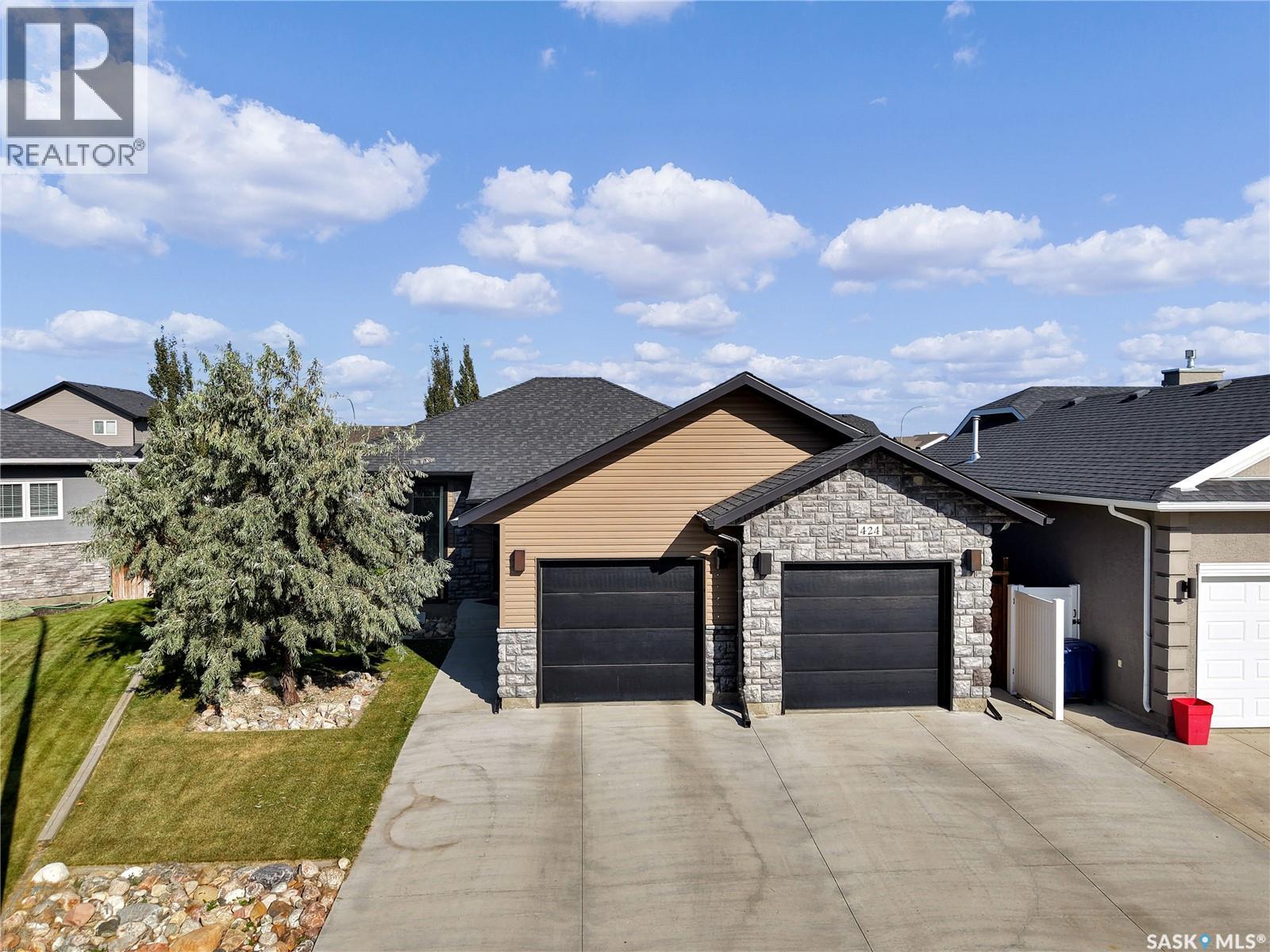 424 Lyle Cres, Warman, SK S0K 4S1