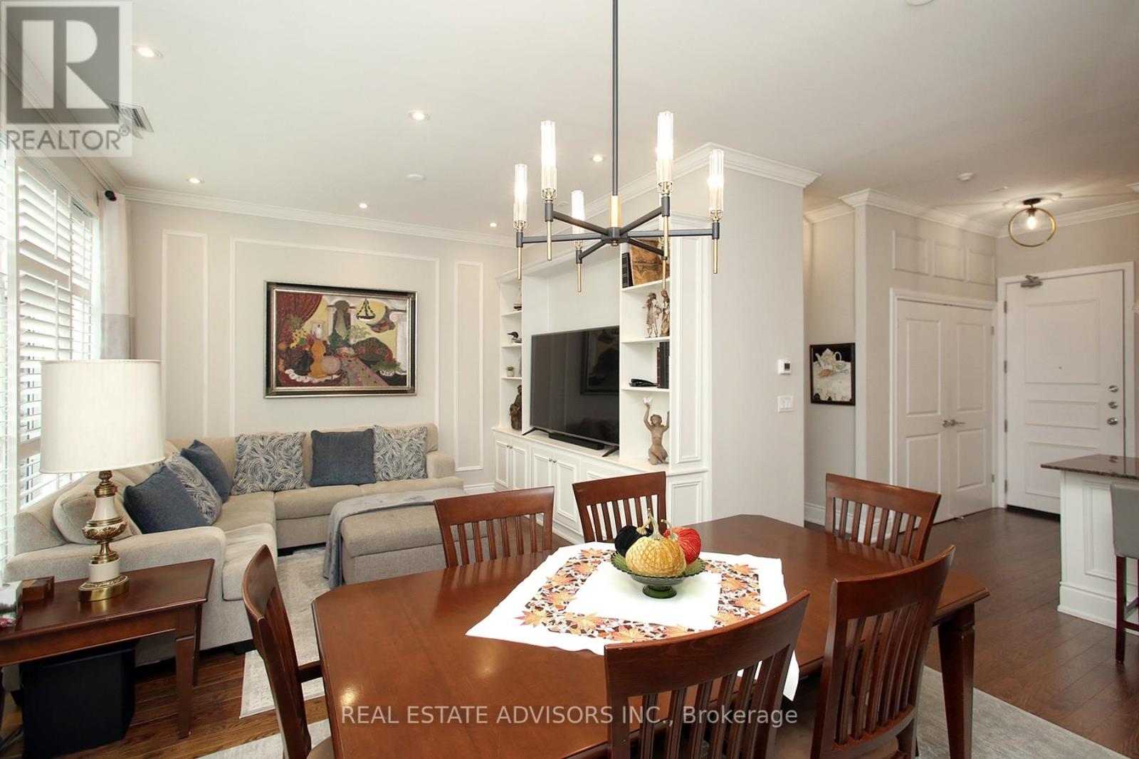 281 Woodbridge Ave Ph642 Ave, Vaughan, ON L4L 0C6