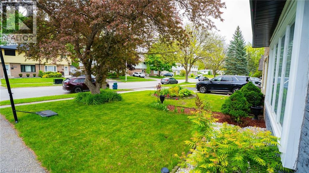 433 Lee Ave #b, Waterloo, ON N2K 2G4