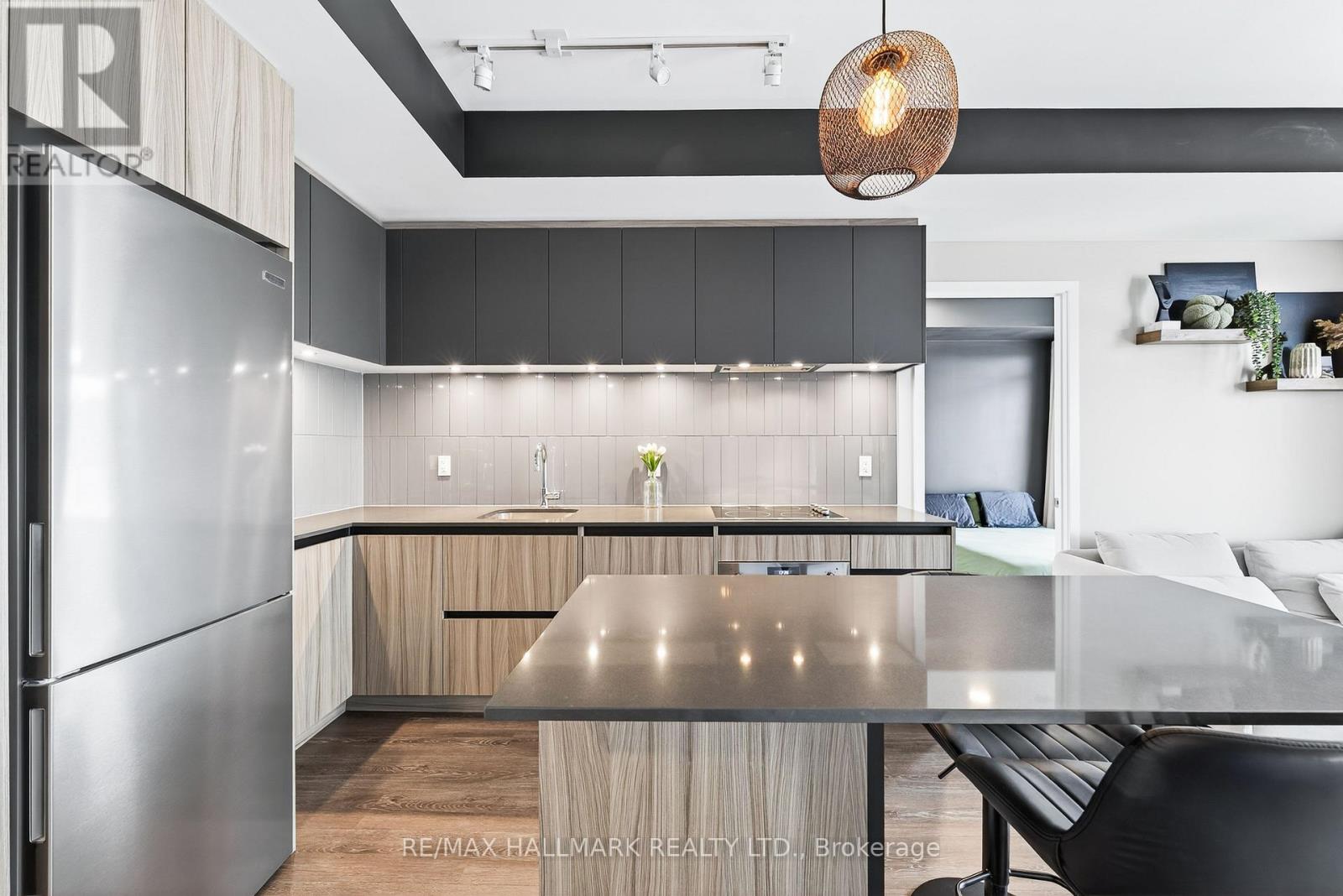 901 7950 Bathurst St, Vaughan Beverley Glen, ON L4J 0L4