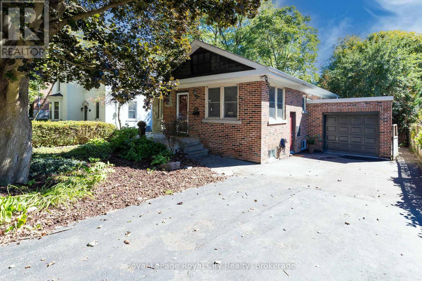 94 Durham St, Guelph, ON N1H 2Y3