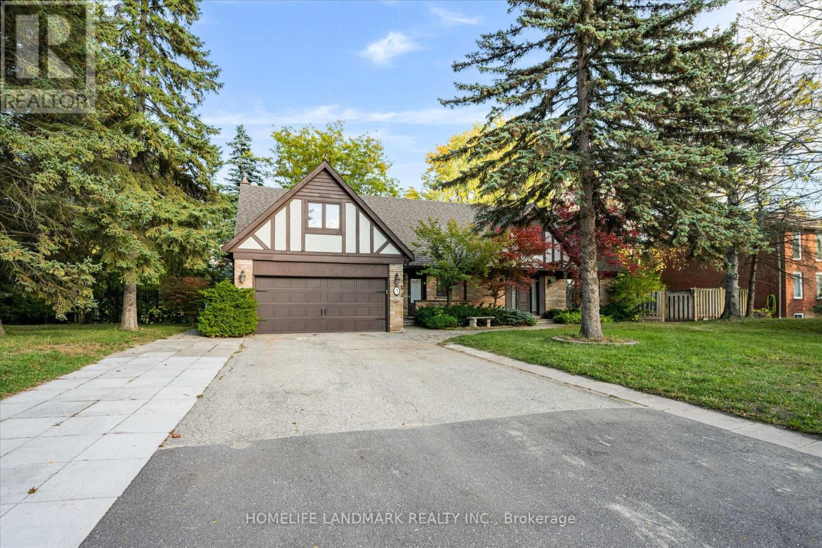 3 Old English Ln, Markham, ON L3T 2T8