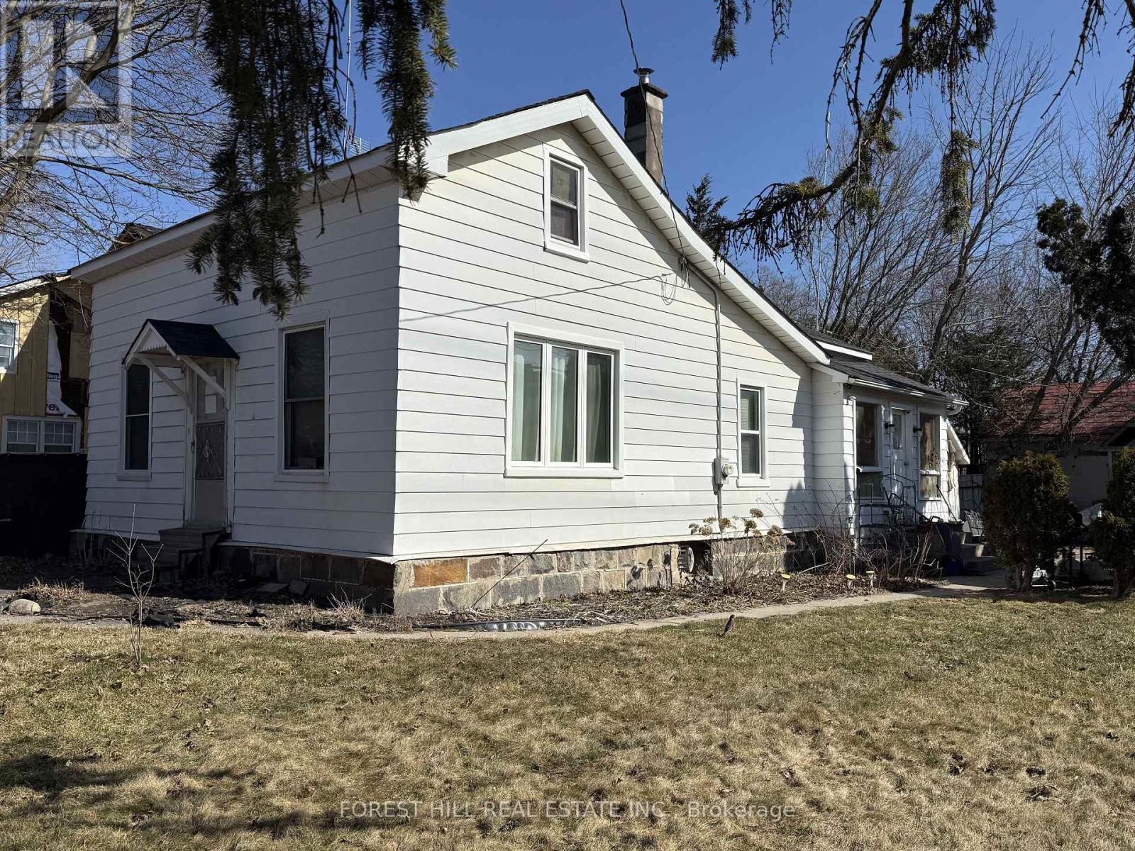 1 Queen St, Whitby, ON L1M 1C5
