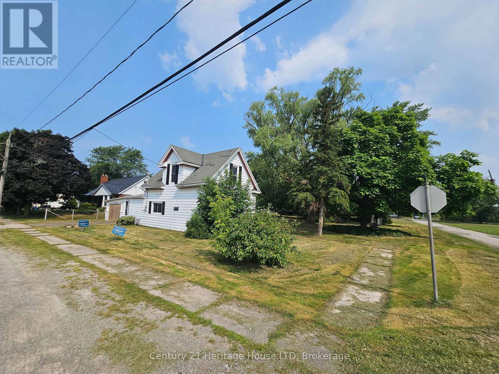 1548 Henderson St, Thorold, ON L0S 1A0