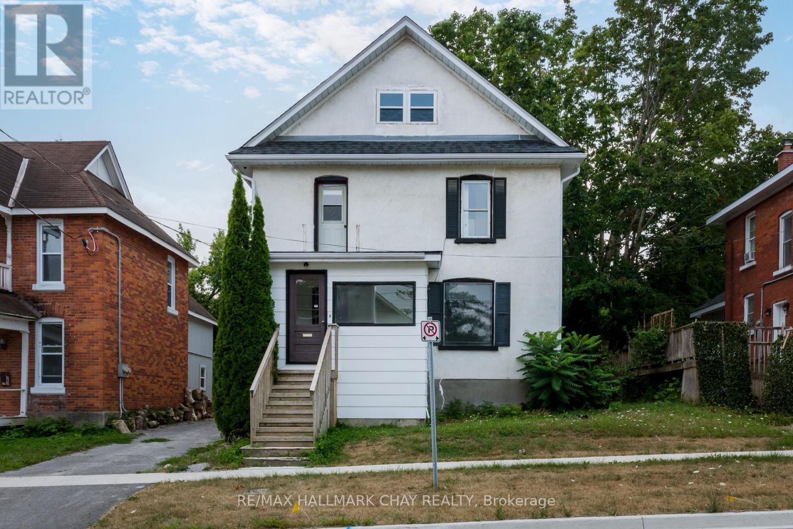 223 Laclie St, Orillia, ON L3V 4N5