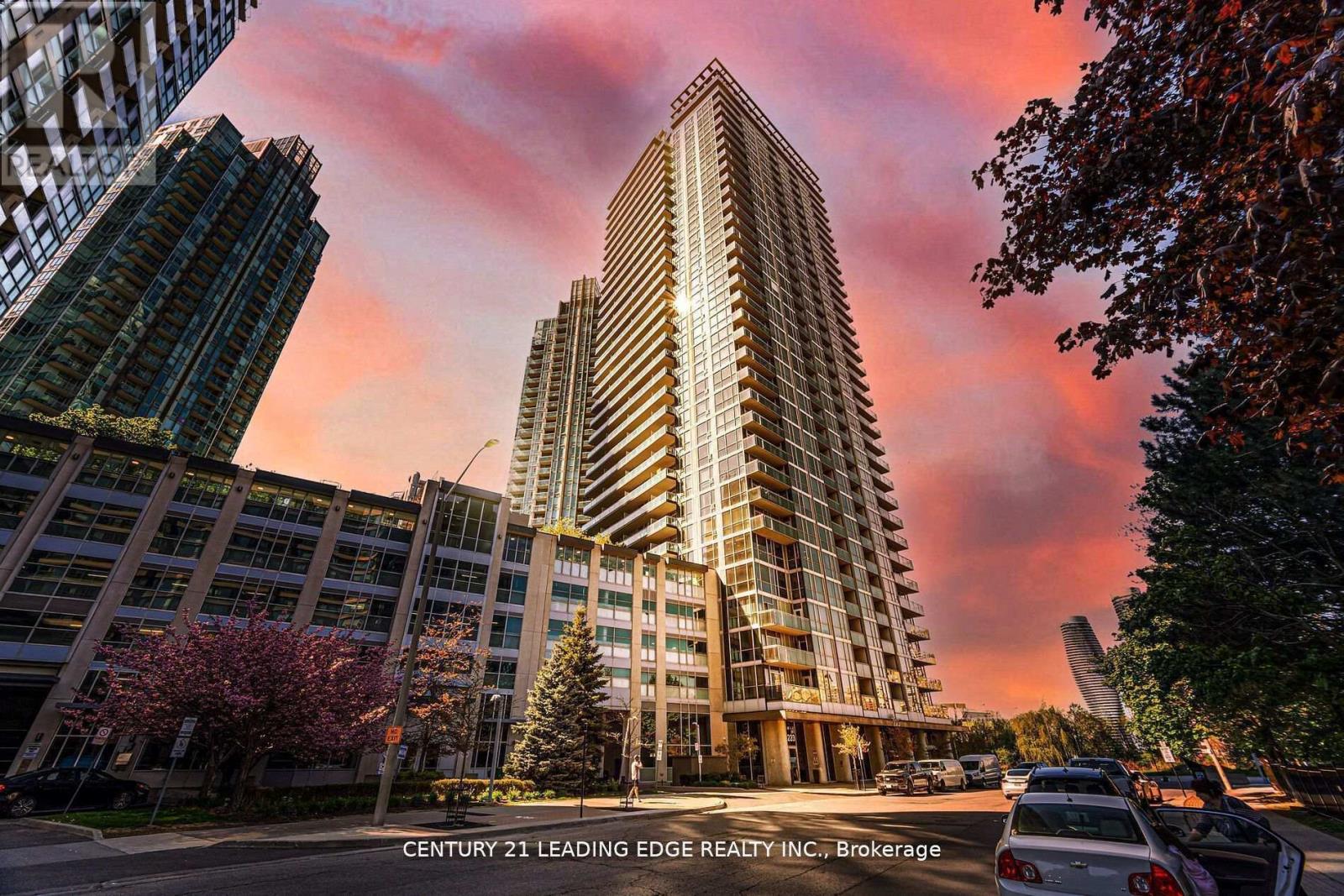201 223 Webb Dr S, Mississauga, ON L5B 0E8