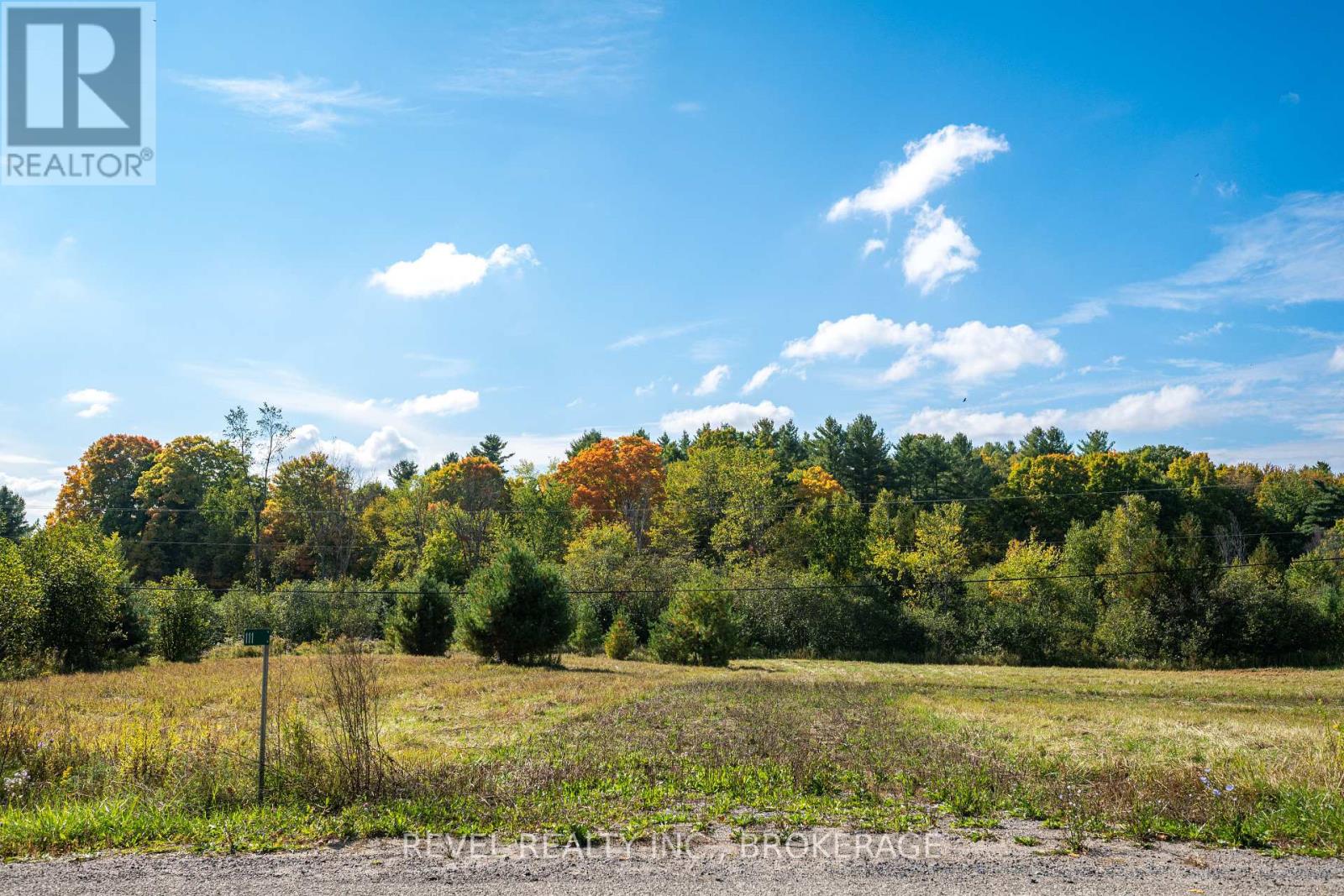 111 Buck Bay Rd, South Frontenac, ON K0H 1T0
