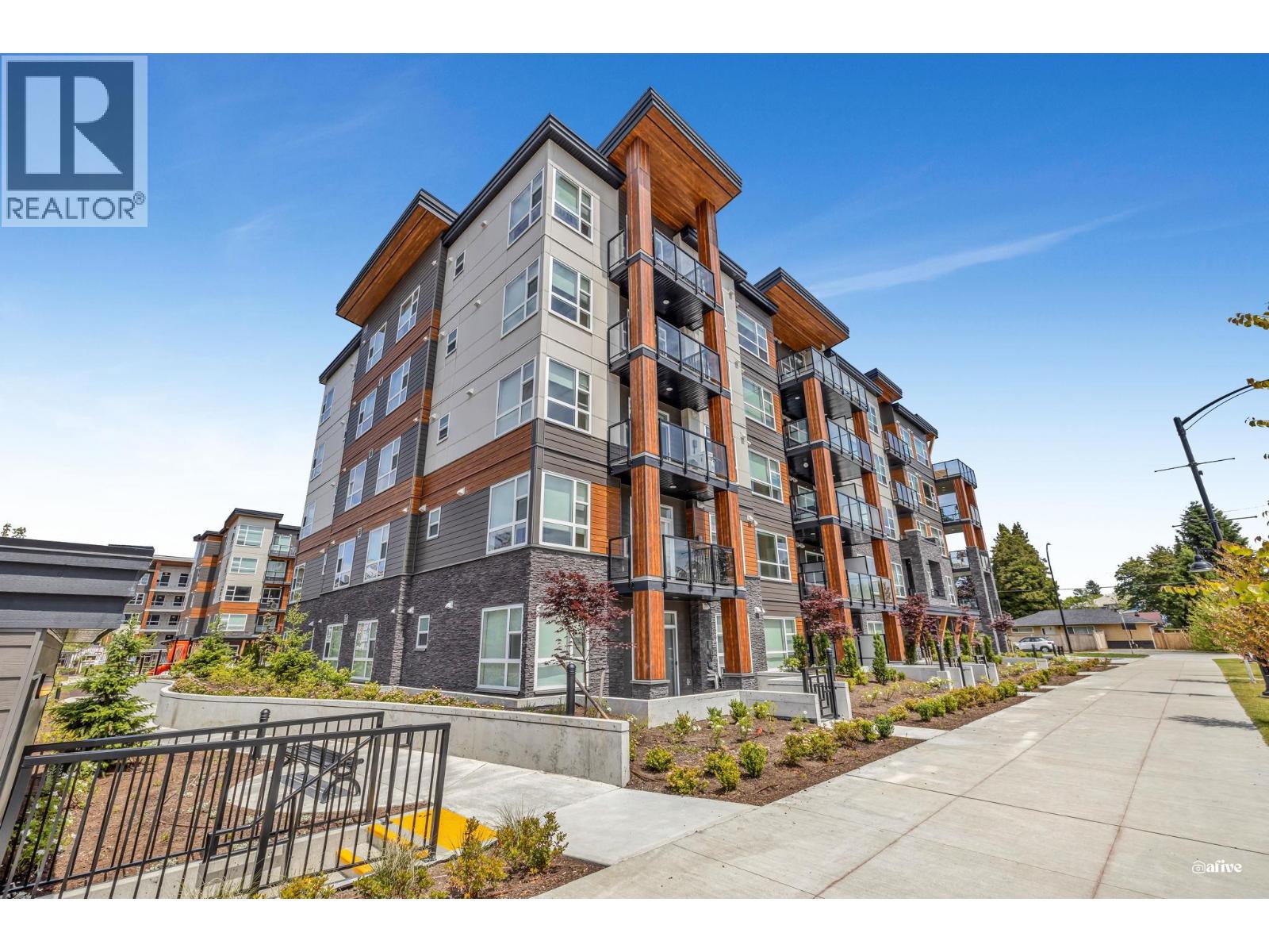12109 223 Street Unit 215, Maple Ridge, BC V2X 6X1