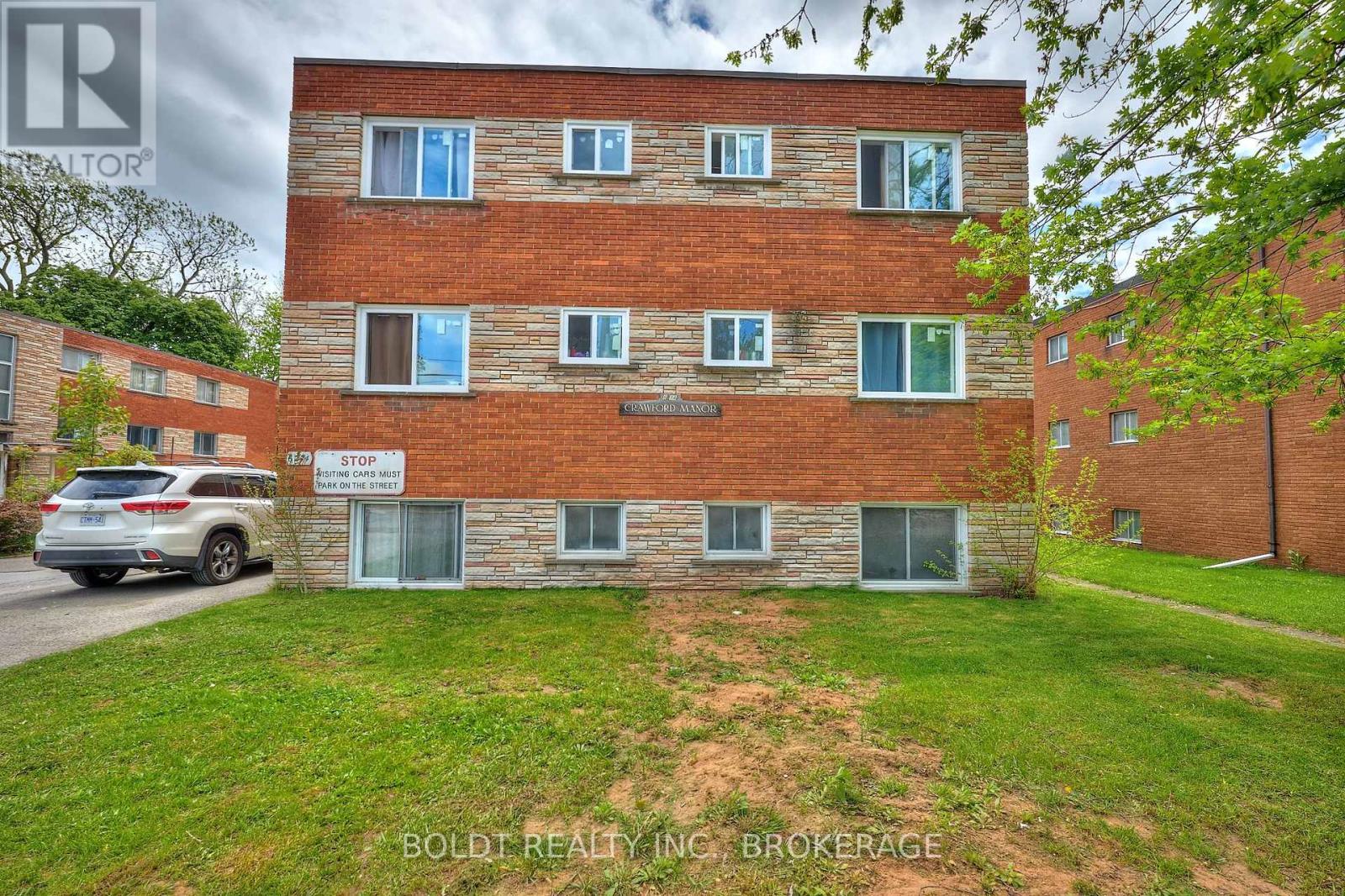 6274 Barker St, Niagara Falls, ON L2G 1Y7