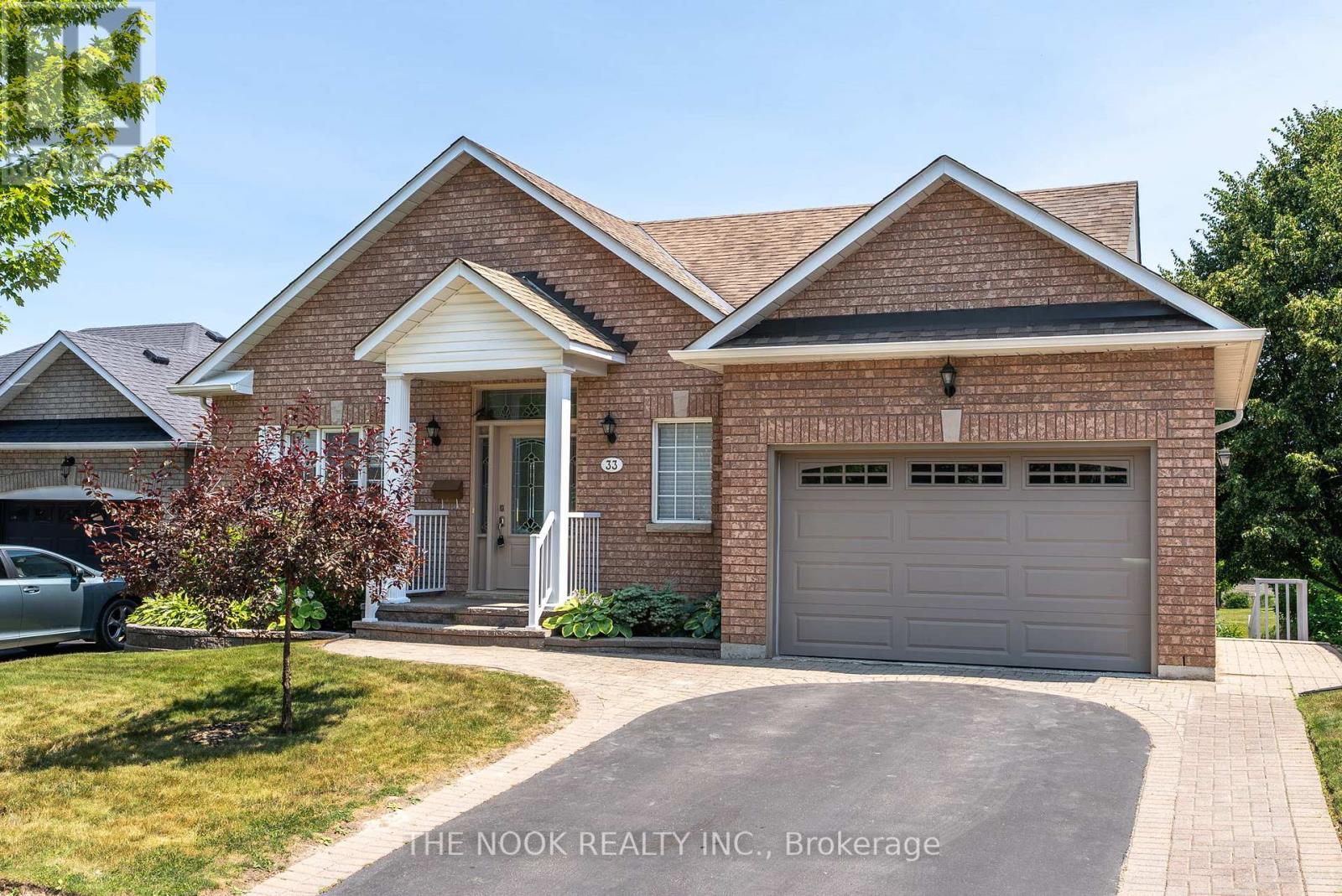 33 Commons Blvd, Scugog, ON L9L 1S5