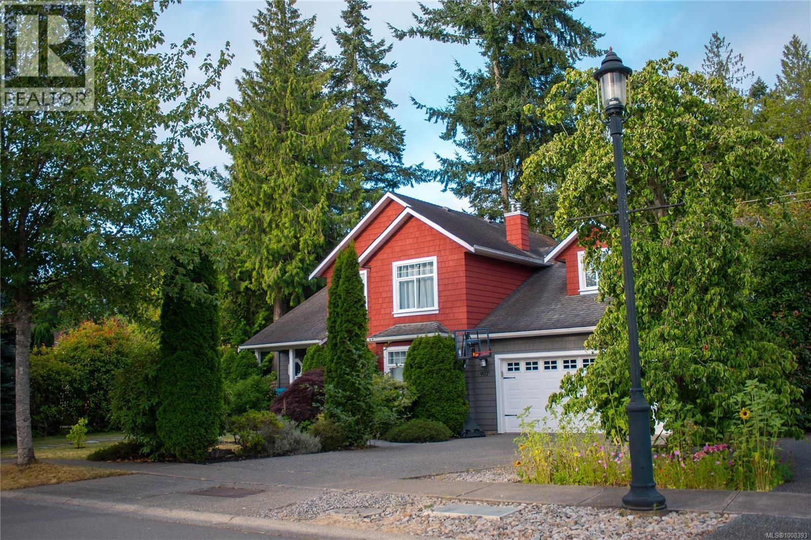 907 Savary Dr, Qualicum Beach, BC V9K 1R7
