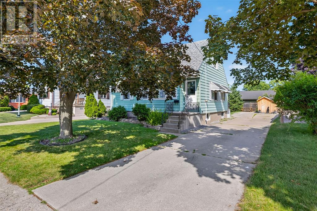 746 Oxford St, Sarnia, ON N7T 6Z9