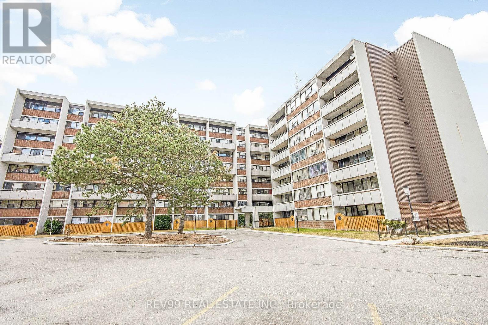 504 2121 Roche Ct, Mississauga, ON L5K 2C7