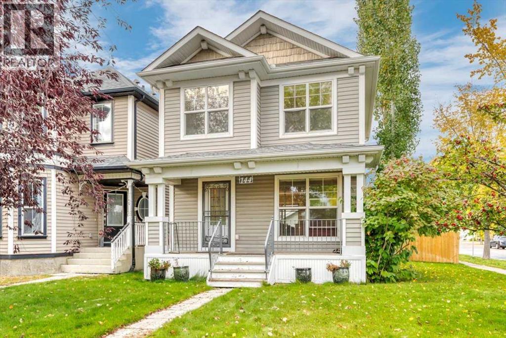 144 Prestwick Ave, Calgary, AB T2Z 3S6