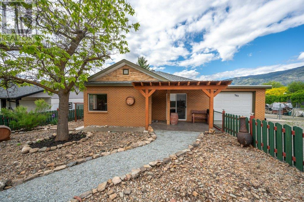 703 Similkameen Ave, Oliver, BC V0H 1T6