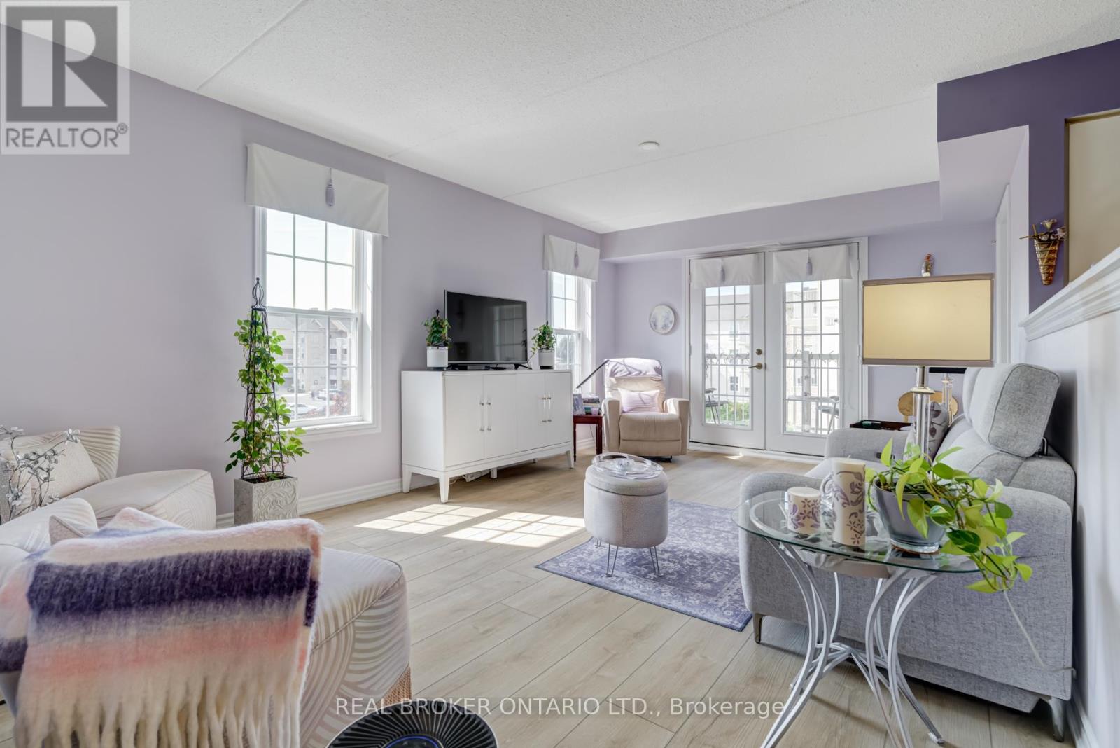 313 1460 Bishops Gate, Oakville, ON L6M 4N5