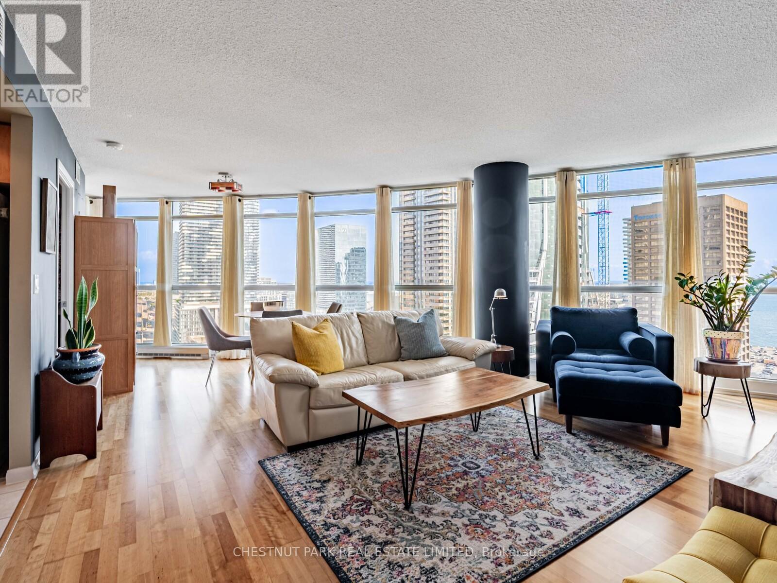 2211 18 Yonge St, Toronto, ON M5E 1Z8