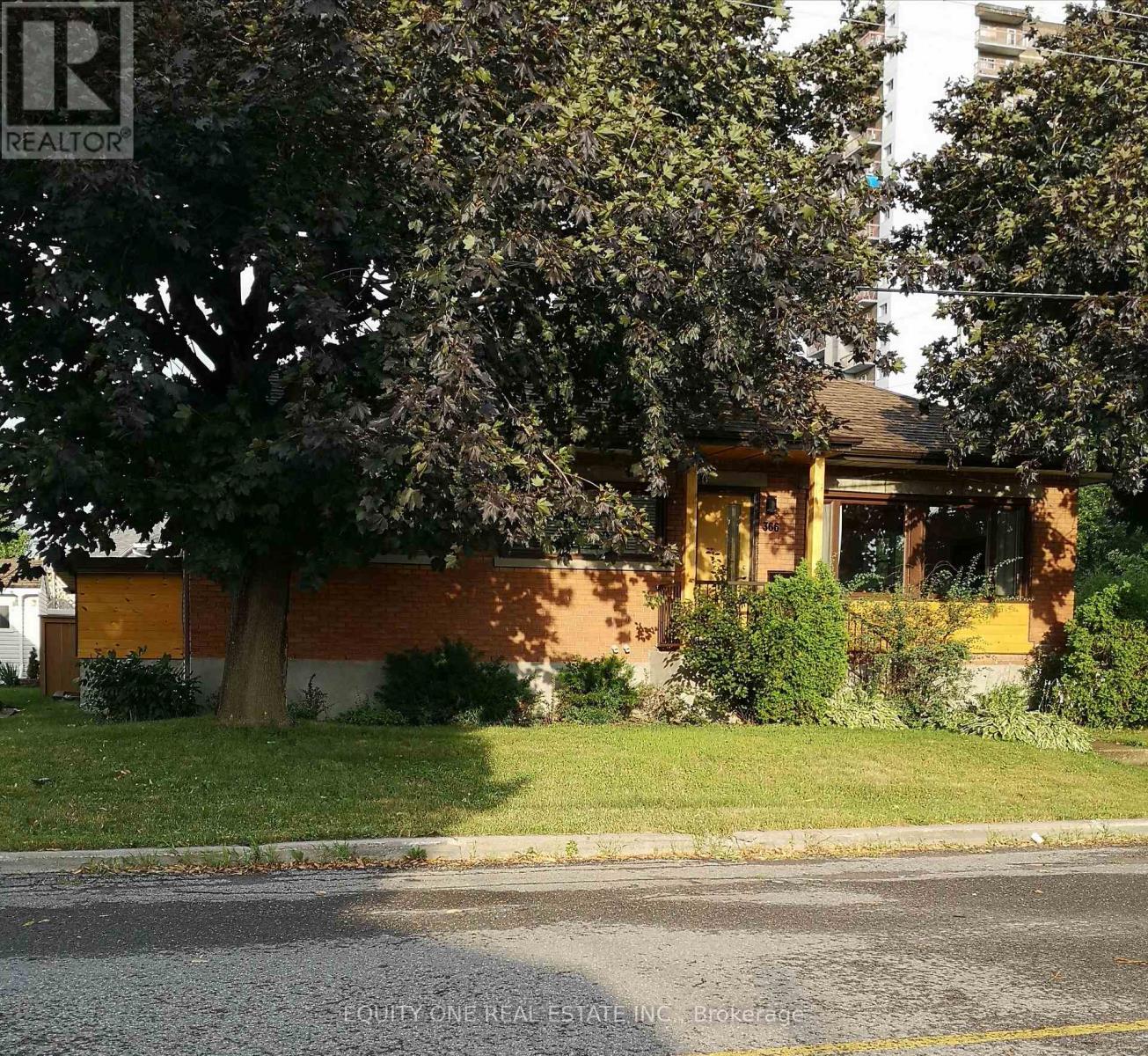 366 Maria Goretti Cir, Ottawa, ON K1L 7K8