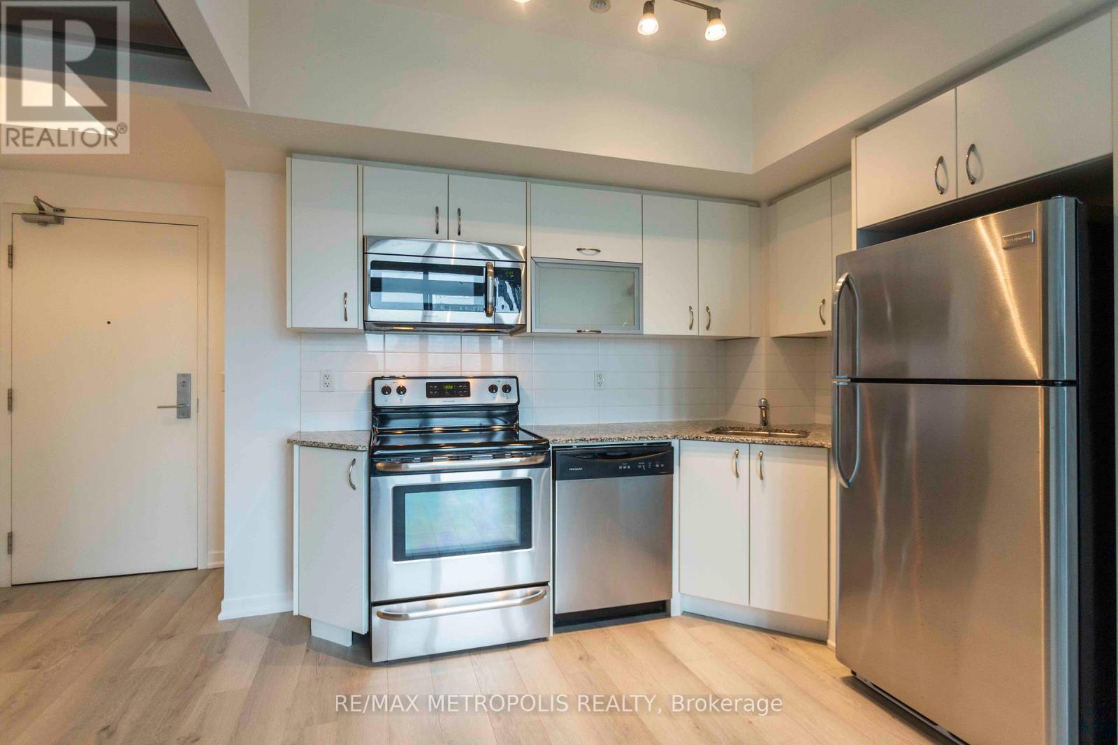717 55 East Liberty St, Toronto, ON M6K 3P9