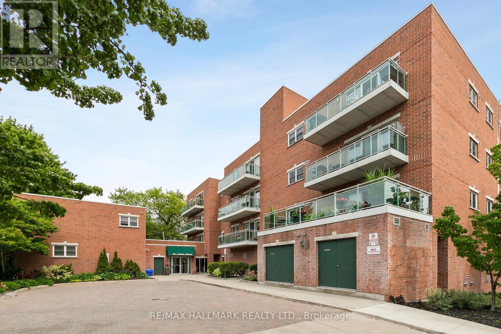 206 1 Lawlor Ave, Toronto, ON M4E 3L8
