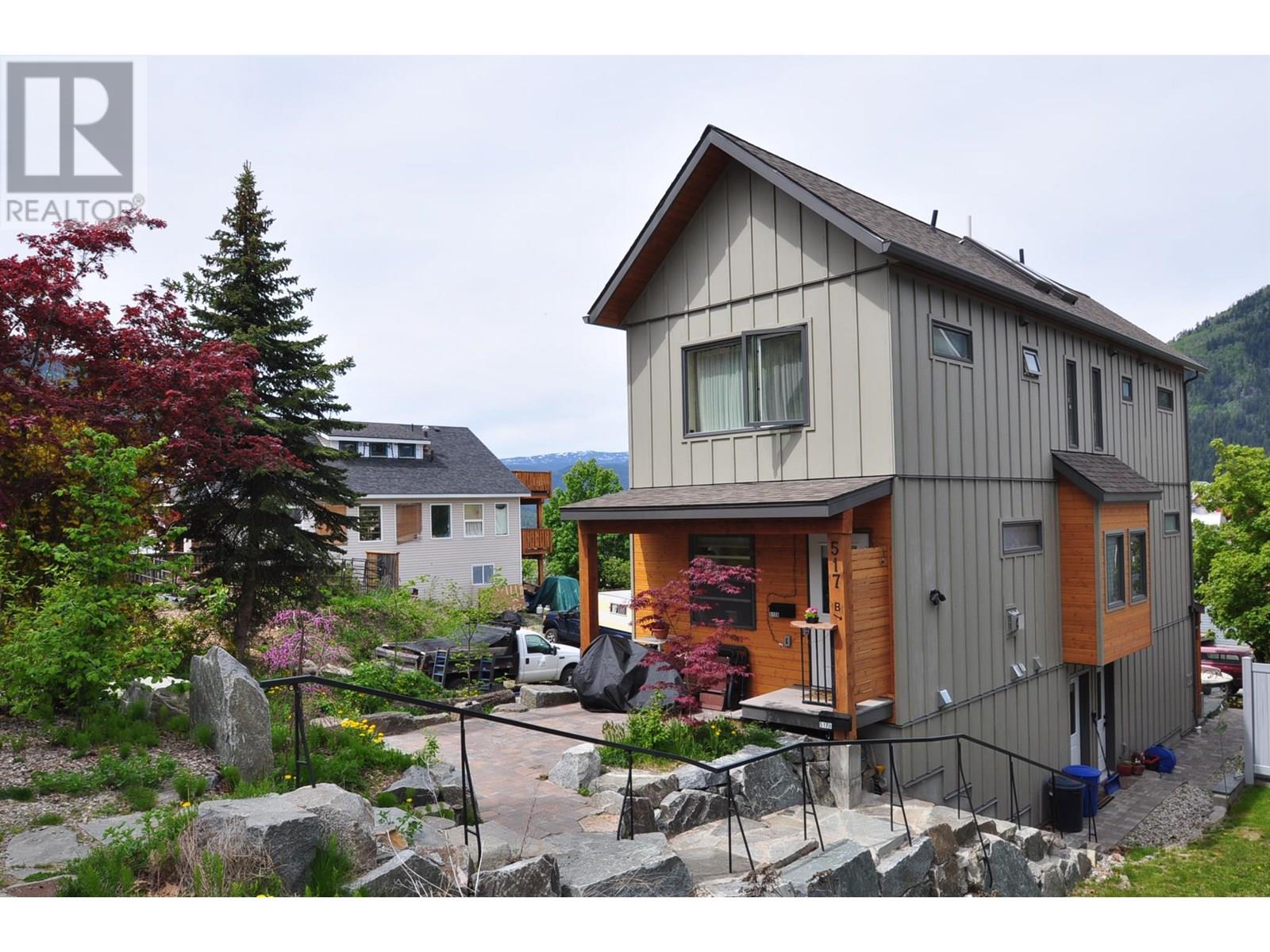 517 Hoover St, Nelson, BC V1L 4X1