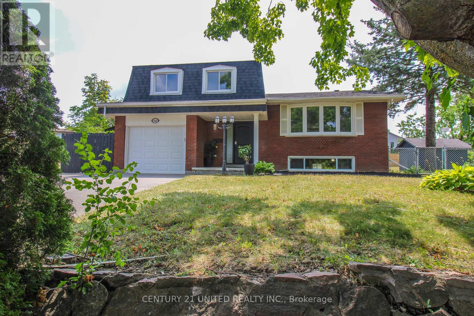 594 Saugeen Crescent Ward 4 Cres, Peterborough, ON K9J 1K1