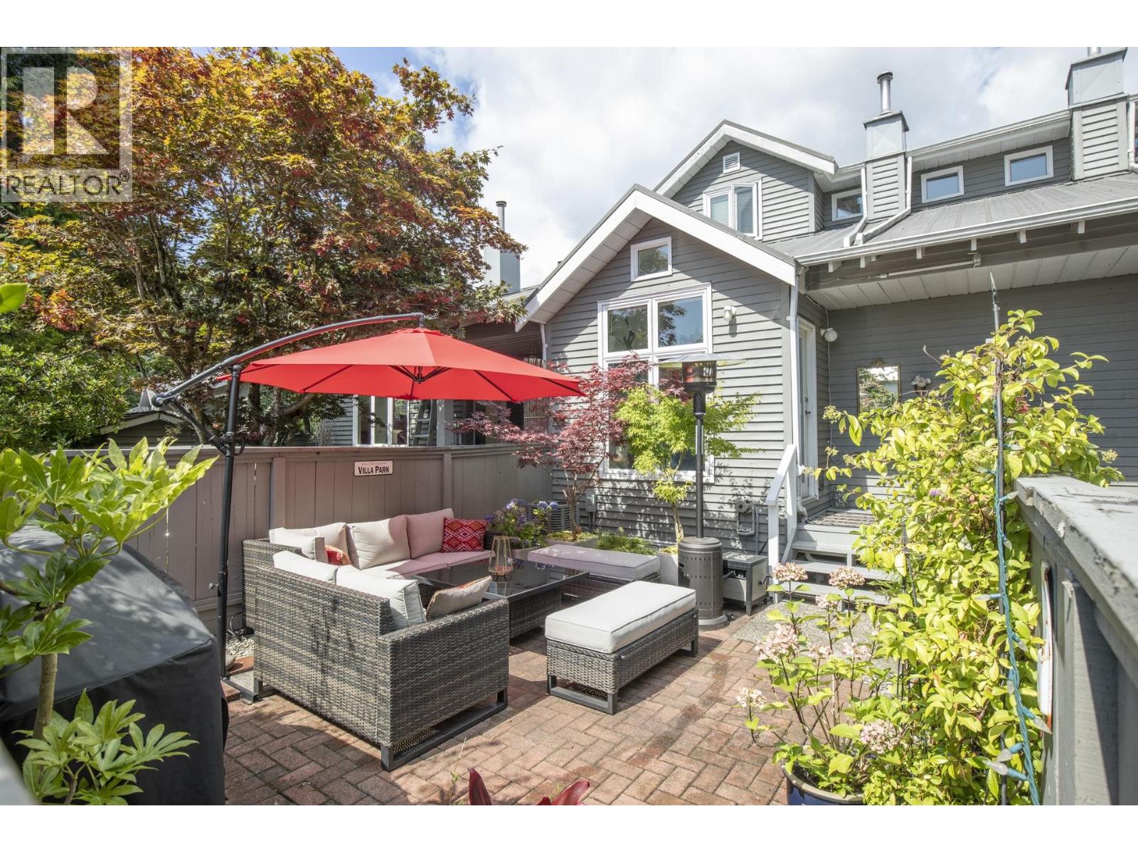 1585 Bowser Ave, North Vancouver, BC V7P 2Y4