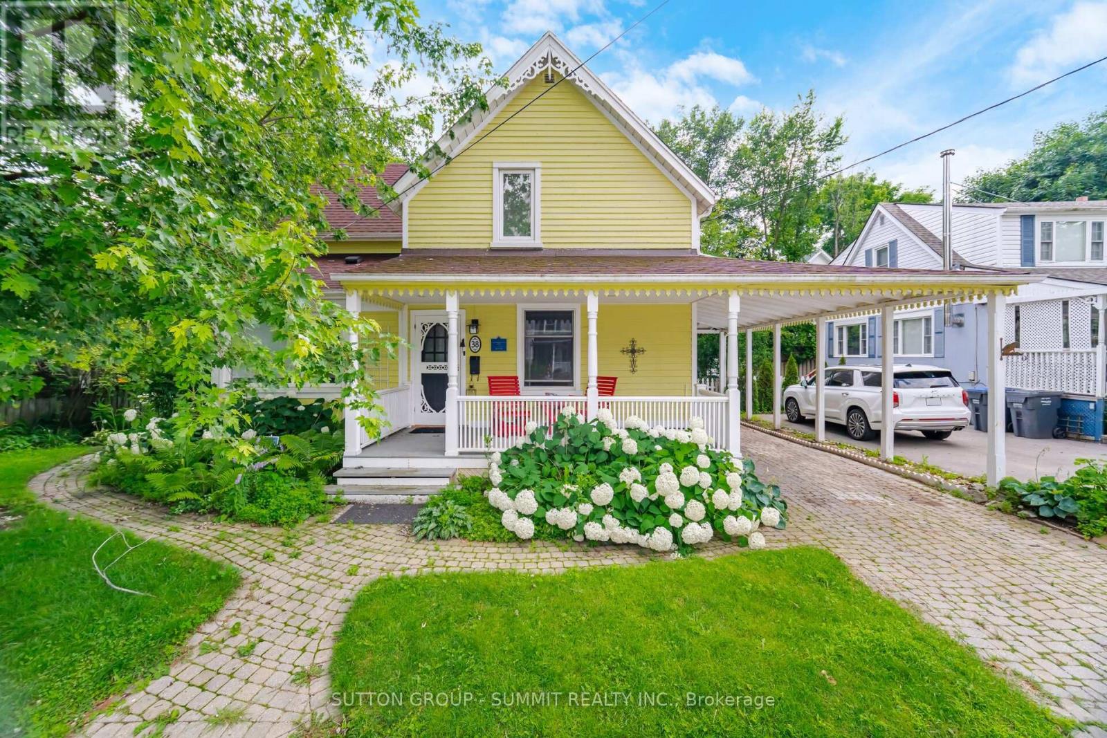 38 John St S, Mississauga, ON L5H 2E6