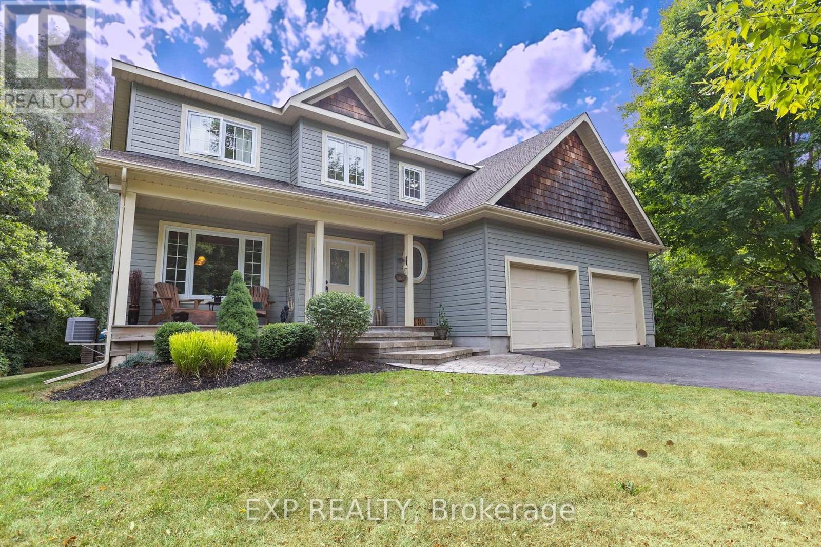 8325 Albert Bouwers Cir, Ottawa, ON K0A 2P0