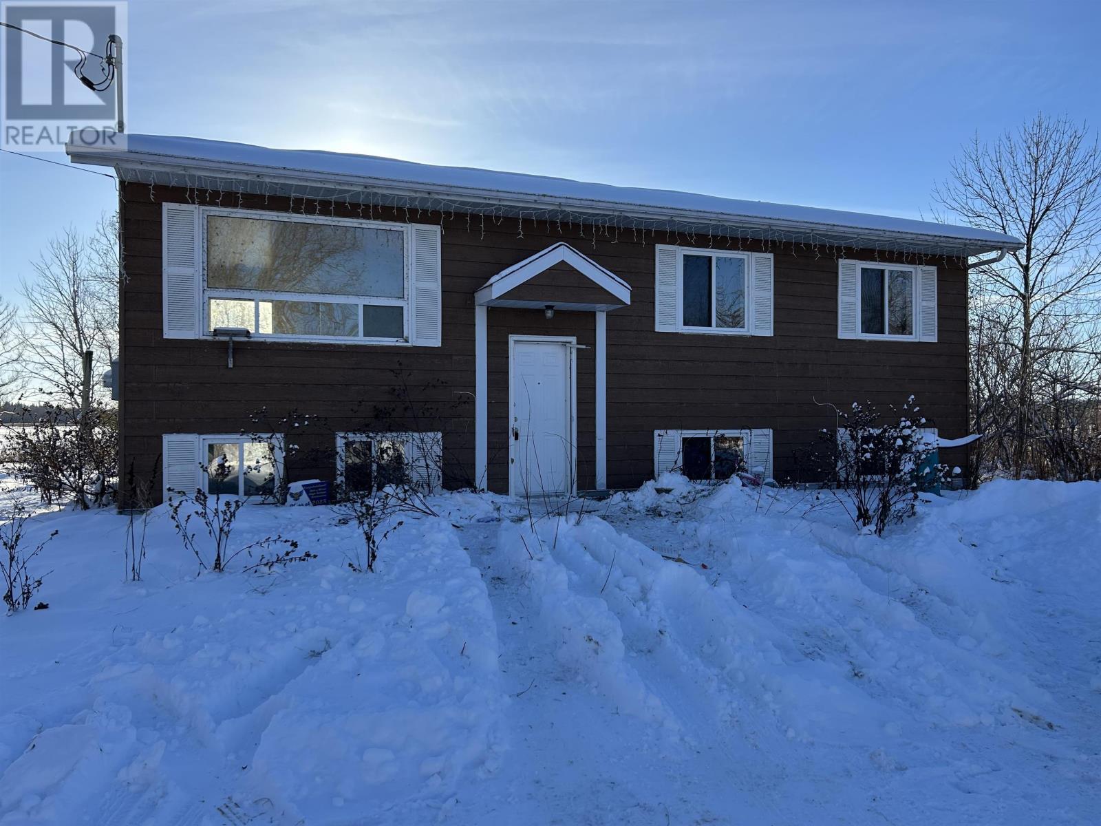 44 Eleanor Lake Rd, Morson, ON P0W 1M0