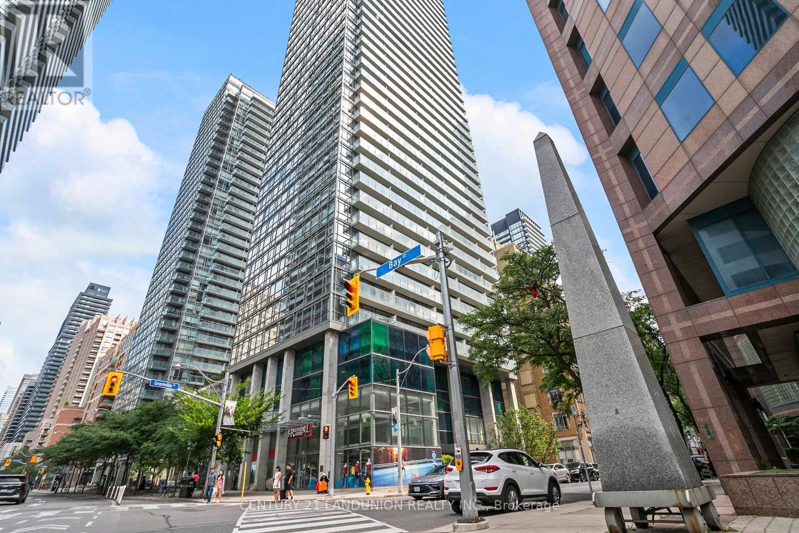 2801 38 Grenville St, Toronto, ON M4Y 1A5