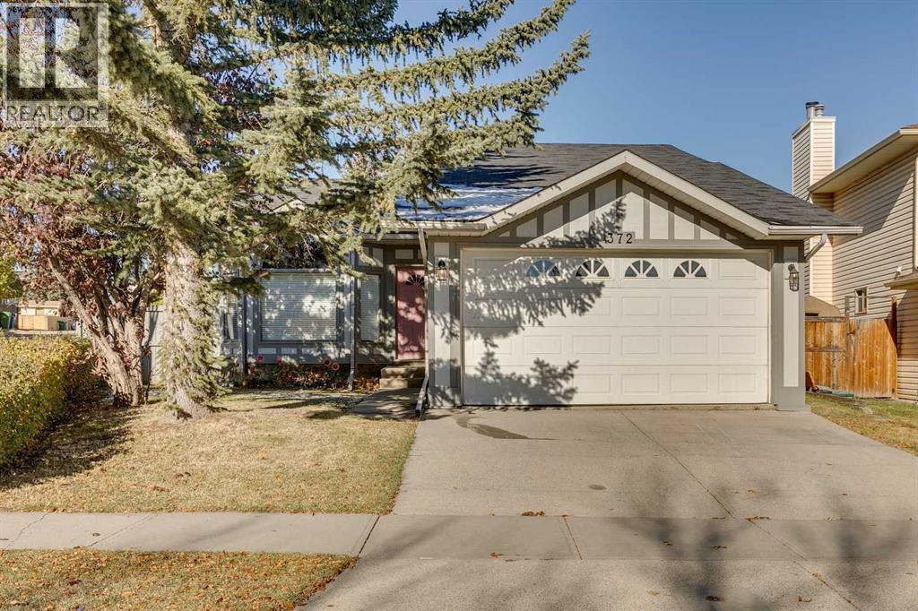 372 Millrise Dr SW, Calgary, AB T2Y 2C7