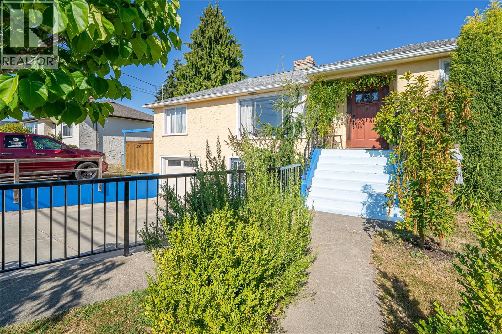 5793 Garden St, Duncan, BC V9L 3V8