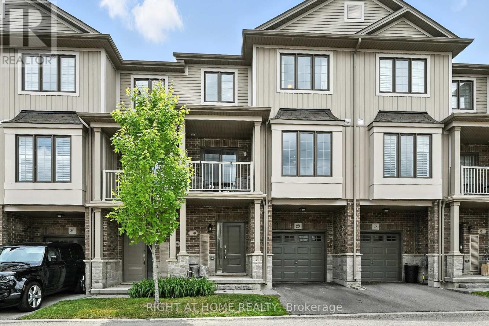 29 377 Glancaster Rd, Hamilton, ON L9G 0G4